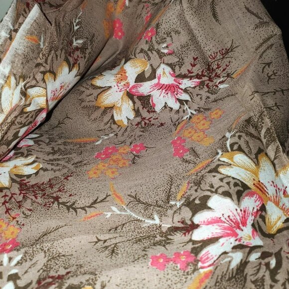 COTTON FABRIC FLORAL PRINT NEW 136" x 33" BEIGE WHITE YELLOW CRAFT SEWING QUILT - Picture 5 of 7